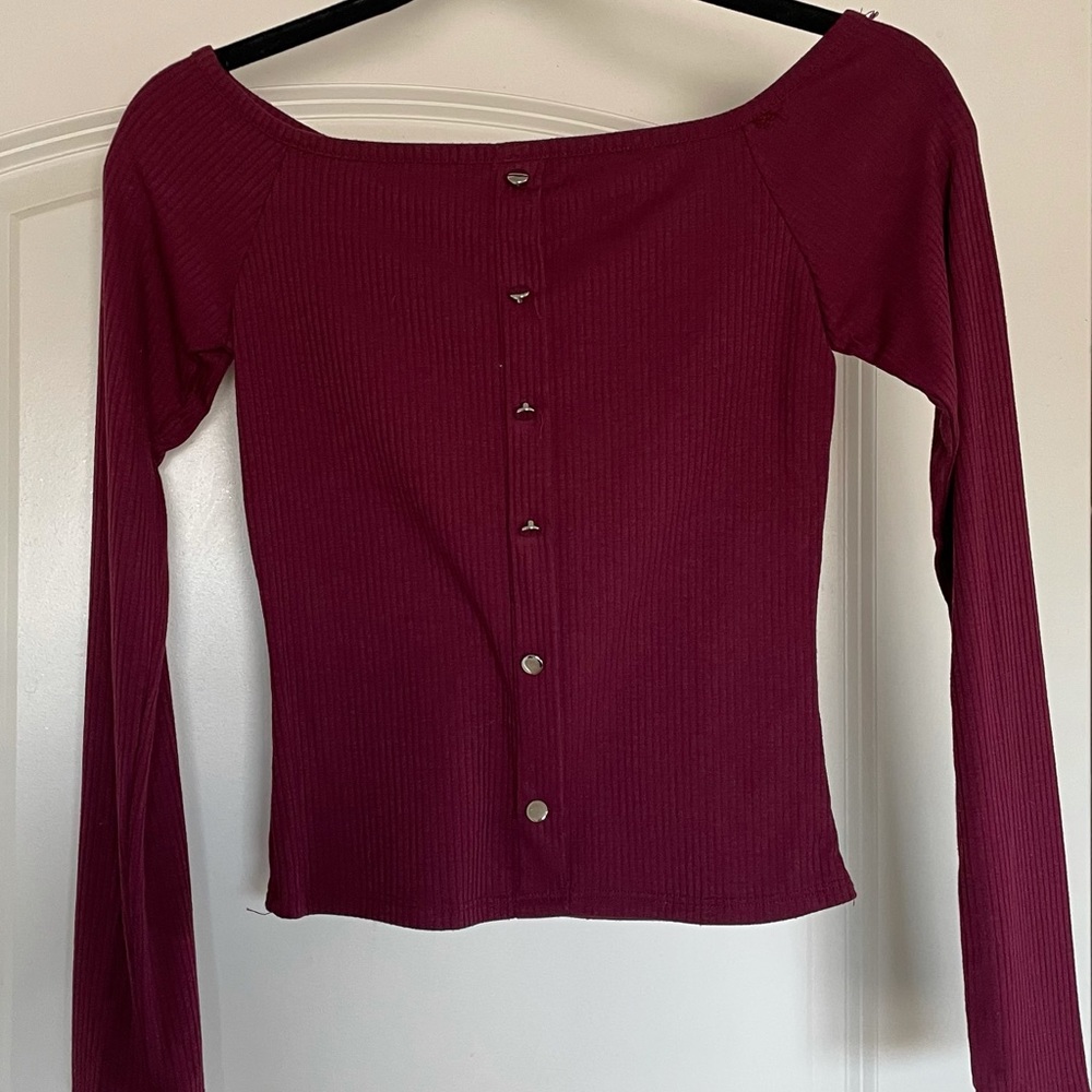 Off shoulder long sleeve shirt
